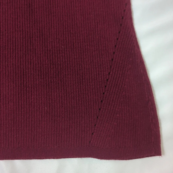 White House Black Market Sleeveless Turtleneck Sweater, Color Maroon Size M - Picture 11 of 13
